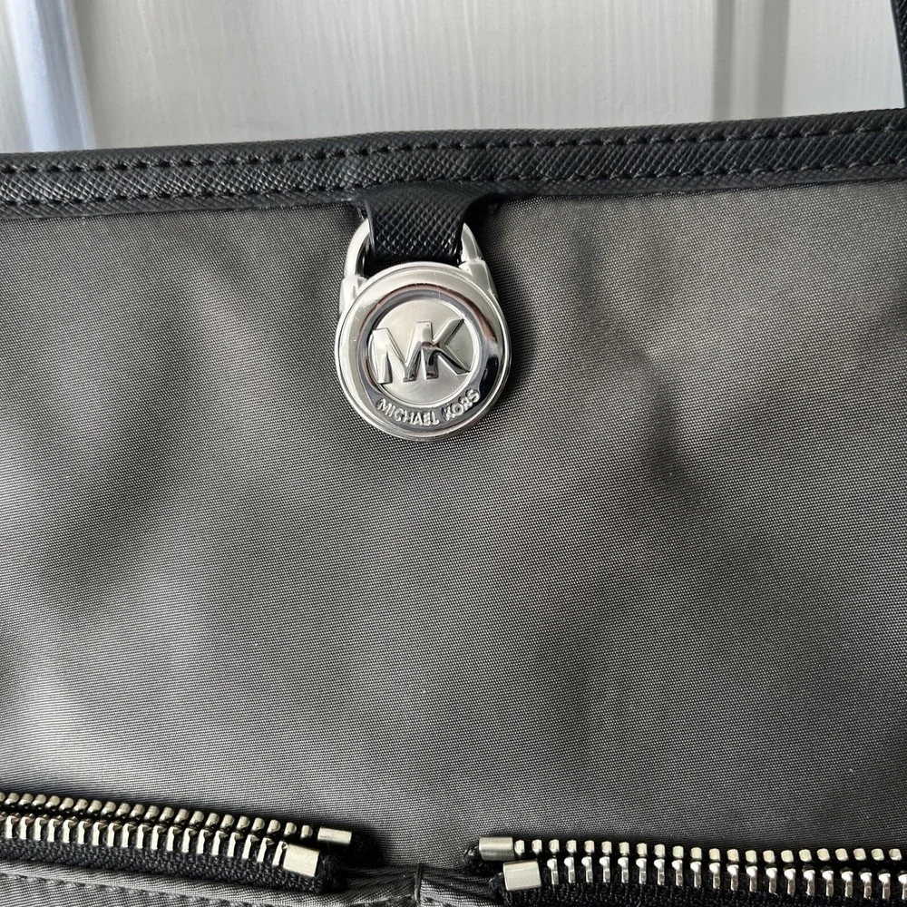 Michael Kors Kempton Gray Nylon Zip Top Tote Bag Purse Blue Lining Large